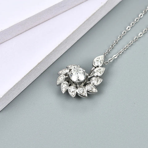 925 Silber Halskette mit exquisitem blütenförmigem Design und 1 ct D-Farb Moissani
