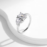Ring aus 925 Sterling Silber mit rechteckigem und rundem klaren Zirkonia