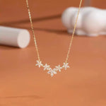 Moissanit Halskette mit zarten Blütenmotiven aus 925 Sterling Silber D-Farbe