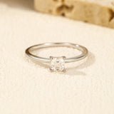 Ring mit D Color Moissanite im