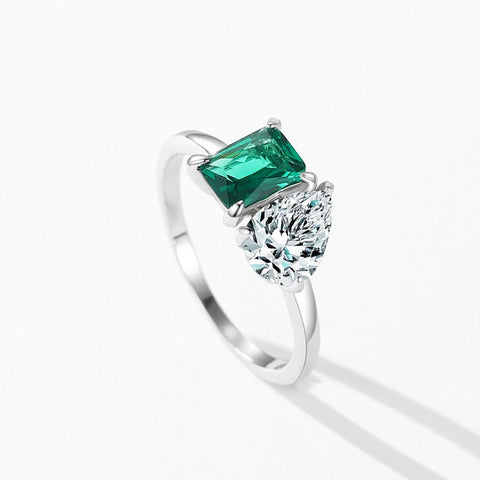 925 Sterling Silber Ring mit grüner rechteckiger Zirkonia und funkelndem Wassertropfen-Emblem