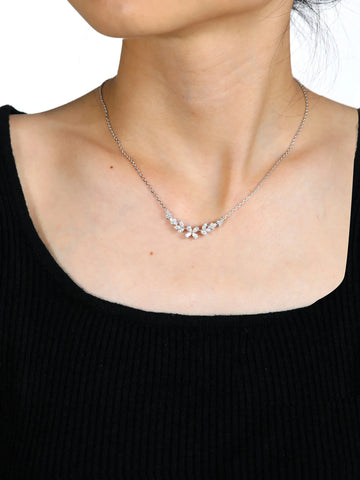 925 Silber & Moissanit Blumen Halskette mit funkelndem Design