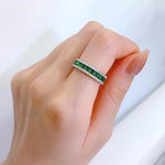 Ring aus 925 Sterling Silber mit grünen Zirkonia und weißen Kristalle