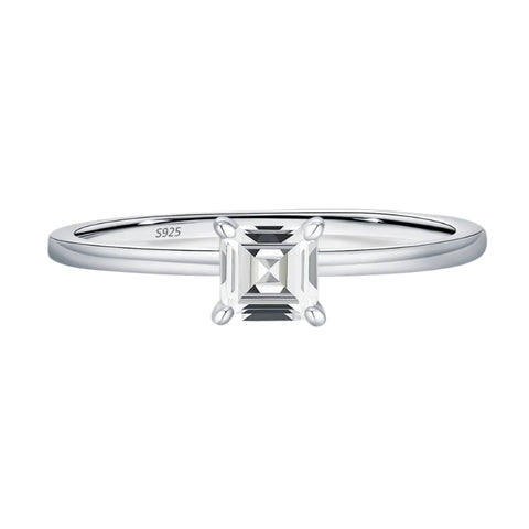 Ring mit D Color Moissanite im