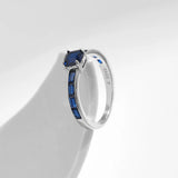 925 Sterlingsilber Luxus Ring mit quadratischem blauen Zirkonia und blauen