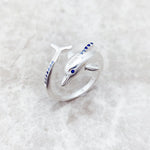 Ring mit Delfin-Motiv und blauen Steinen aus reinem 925er Sterlingsilber