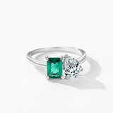 925 Sterling Silber Ring mit grüner rechteckiger Zirkonia und funkelndem Wassertropfen-Emblem