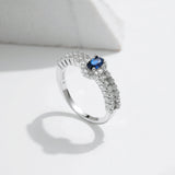 925 Sterlingsilber Funkelnder Royalblauer Ovaler CZ Luxusring mit klassischem