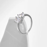 Ring aus 925 Sterling Silber mit rechteckigem und rundem klaren Zirkonia